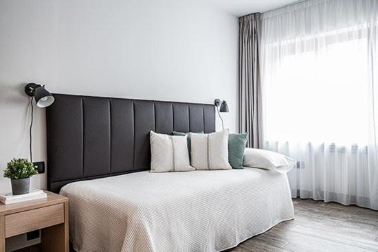 Met Pamplona Hotell Exteriör bild