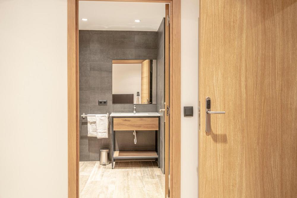 Met Pamplona Hotell Exteriör bild