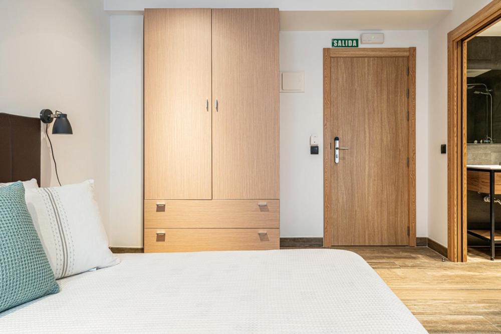 Met Pamplona Hotell Exteriör bild