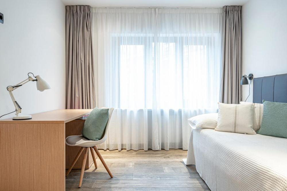 Met Pamplona Hotell Exteriör bild