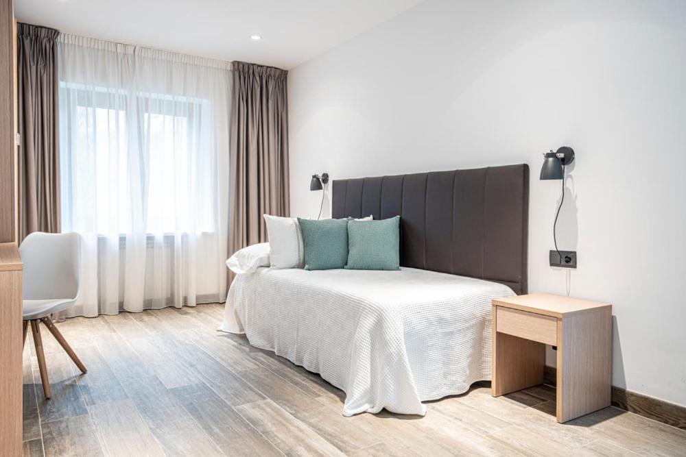 Met Pamplona Hotell Exteriör bild