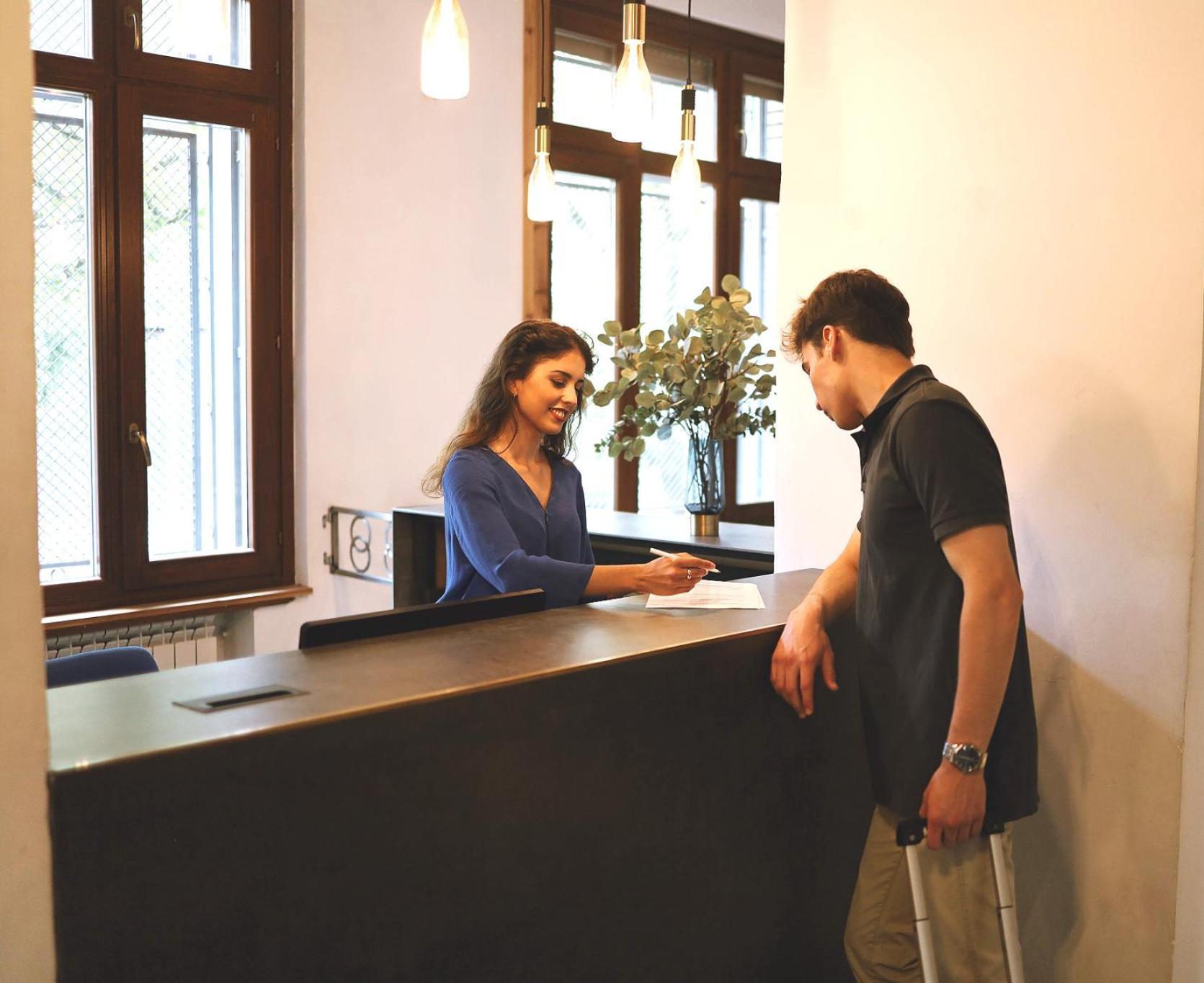 Met Pamplona Hotell Exteriör bild